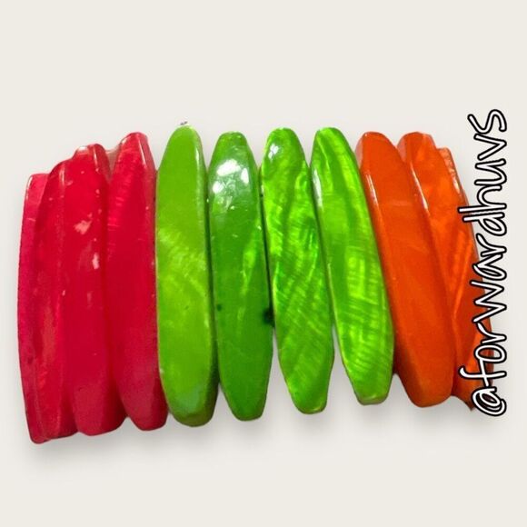 Multicolored Mother of Pearl Stretch Bracelet - Picture 6 of 8